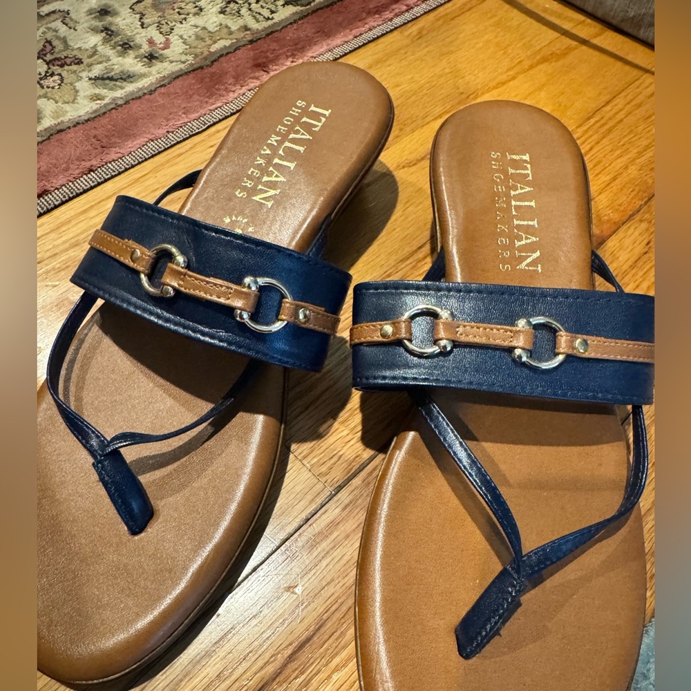 Italian Shoemakers Women's Navy and Tan Sandals new without tags size 9.5